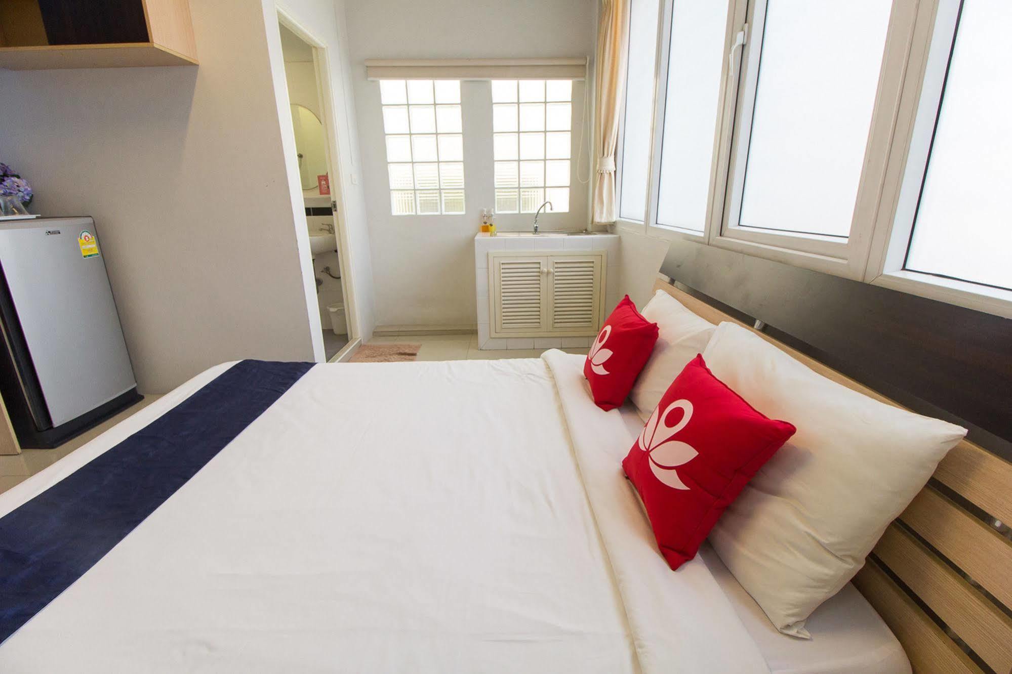 Zen Rooms Damrongrak Road Bangkok Extérieur photo