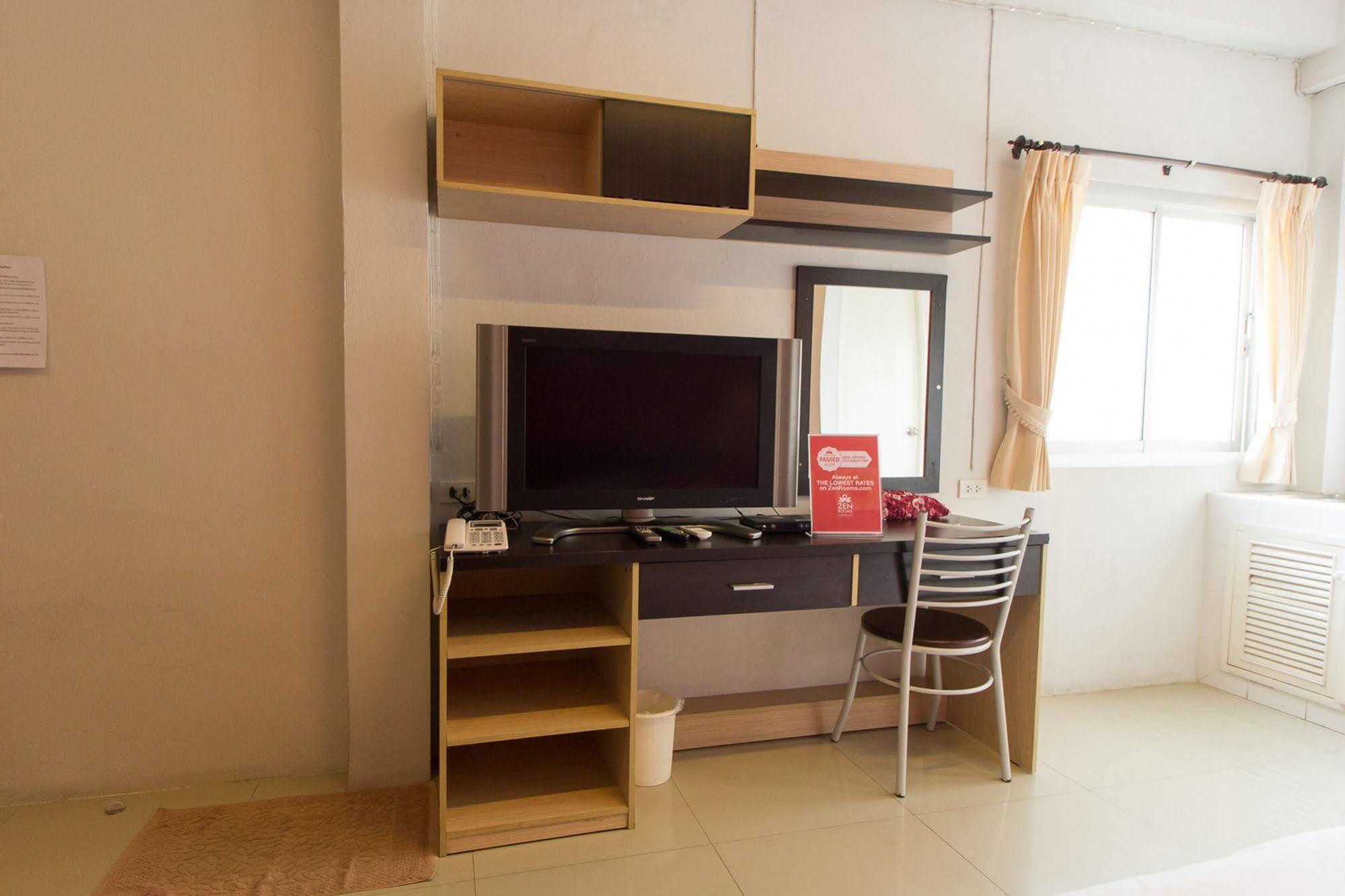 Zen Rooms Damrongrak Road Bangkok Extérieur photo