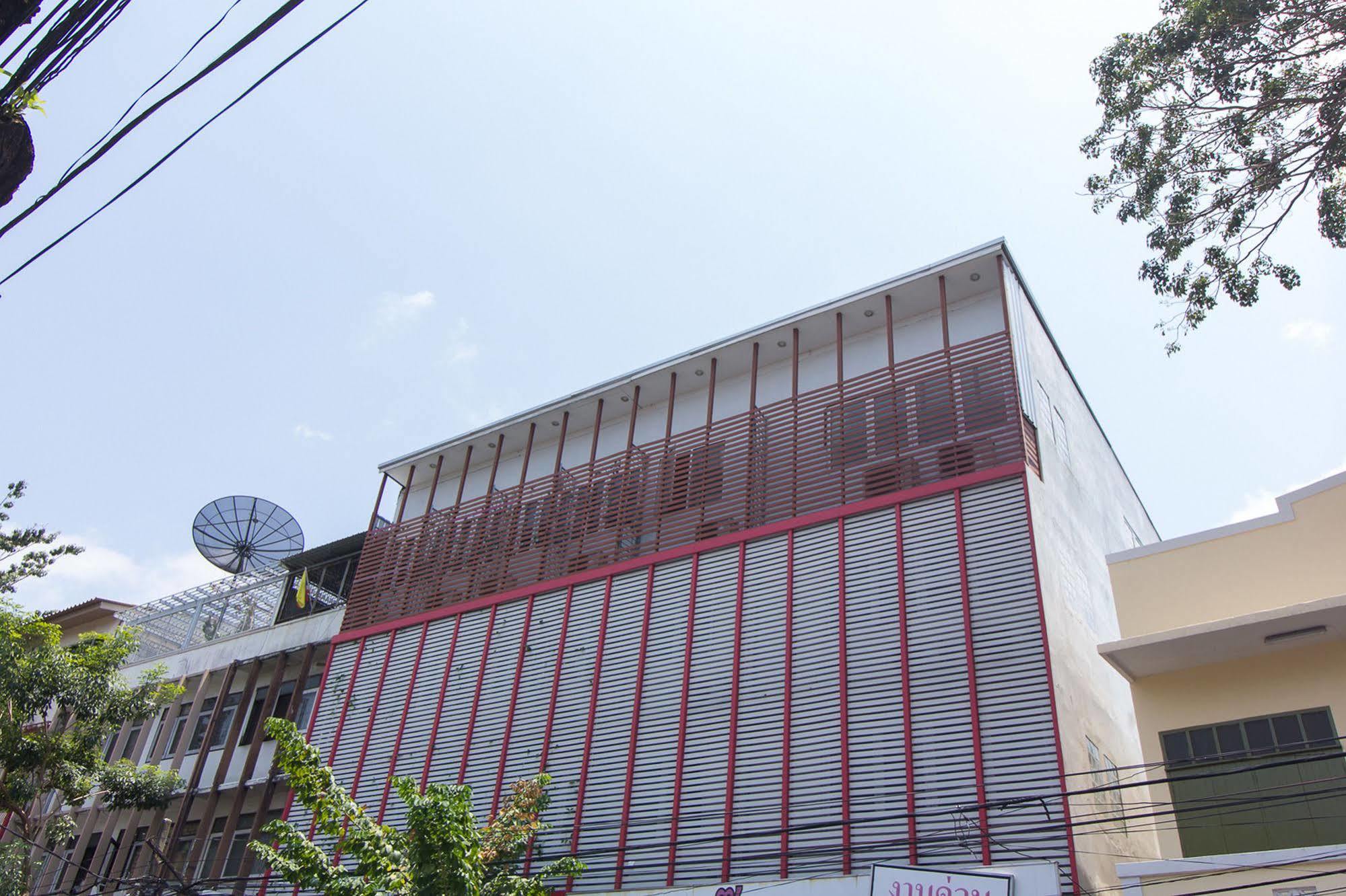 Zen Rooms Damrongrak Road Bangkok Extérieur photo